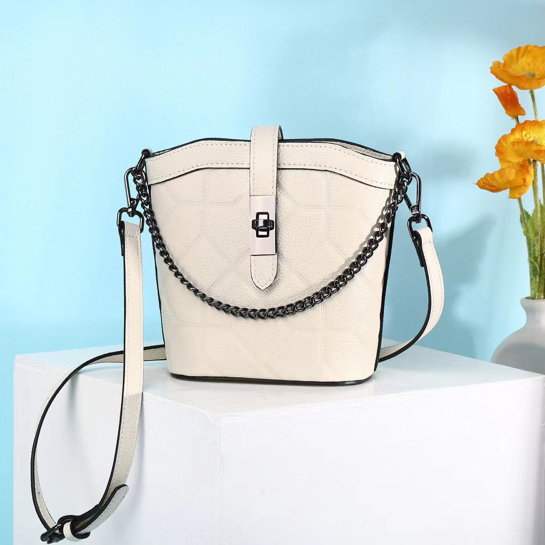 Woman fashion high quality leather bucket bag chain strap 202341