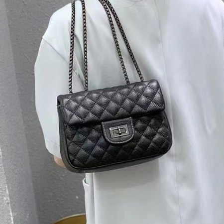 Woman fashion quilted leather shoulder crossbody bag 202451